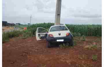 Cantagalo – Veículo colide com poste e condutor é encaminhado ferido para hospital